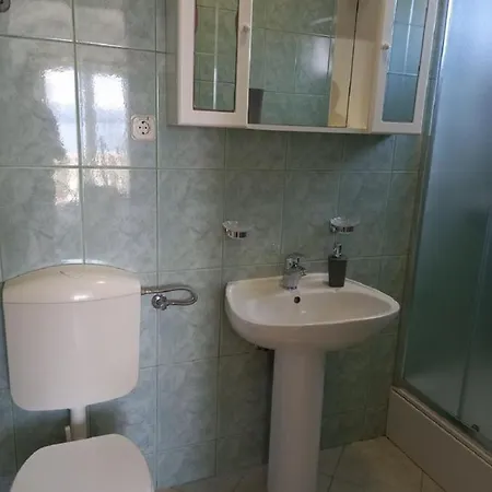 Darka - 100m From Sea Apartment Bol