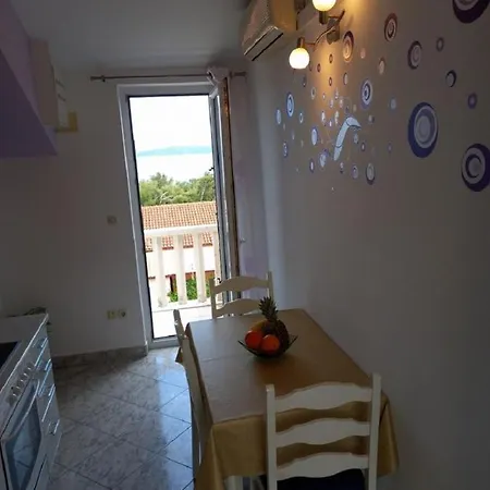 Apartment Darka - 100m From Sea Bol