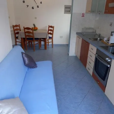 Apartment Darka - 100m From Sea